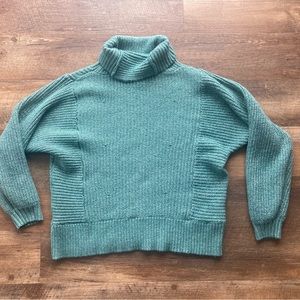 American Eagle Women’s Turtleneck Sweater size small